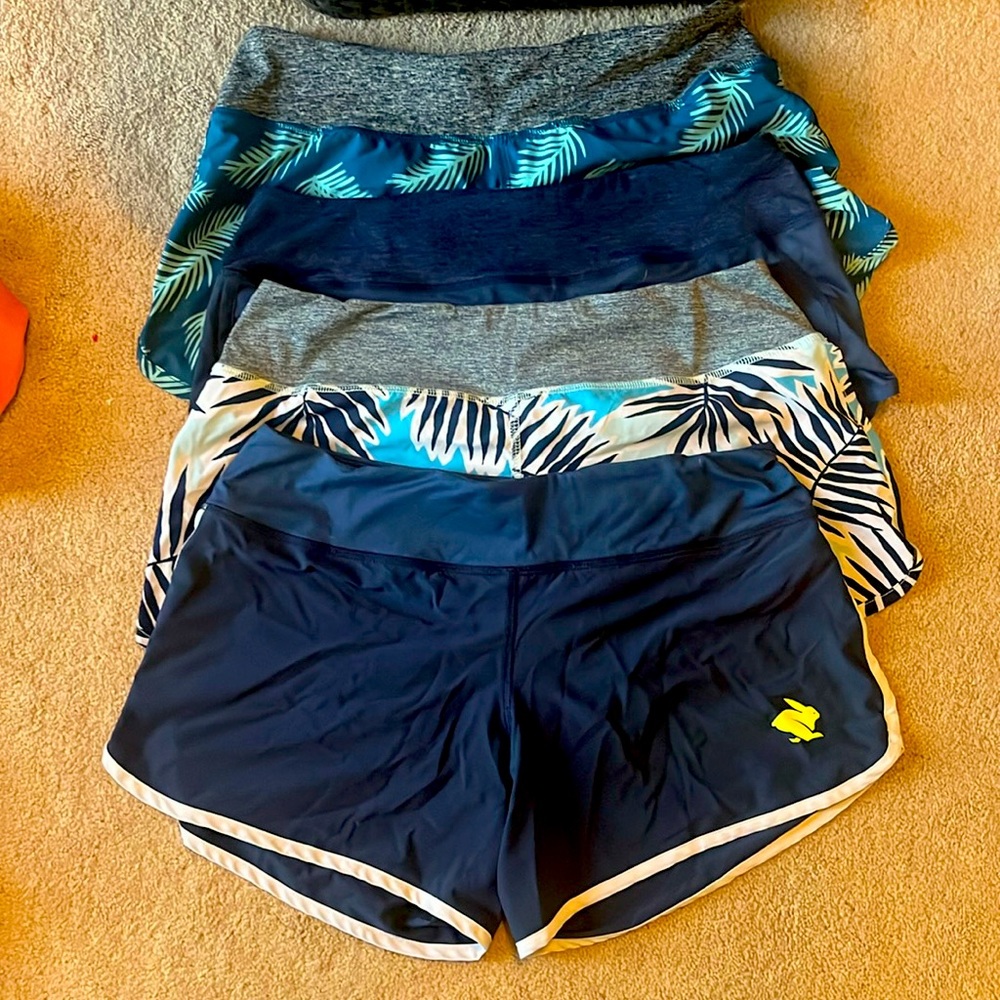 Rabbit Hopper 4" Shorts- Size Medium.